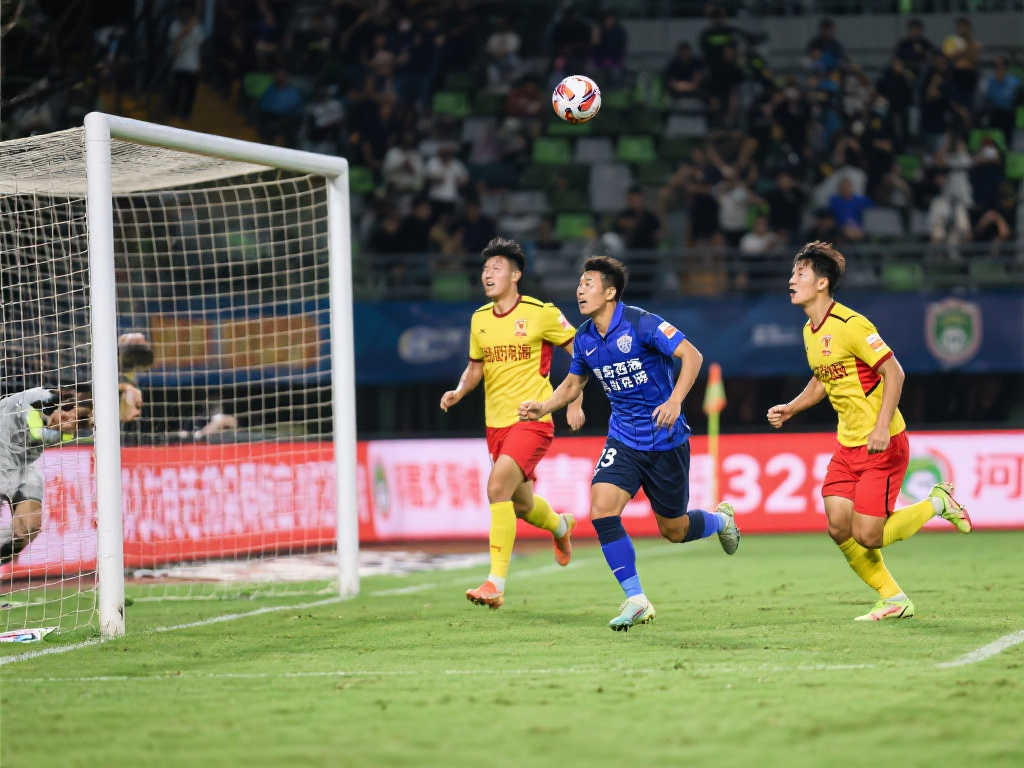 【中超】惊天逆转！高迪2分钟2球绝杀，青岛西海岸3-2力克河南